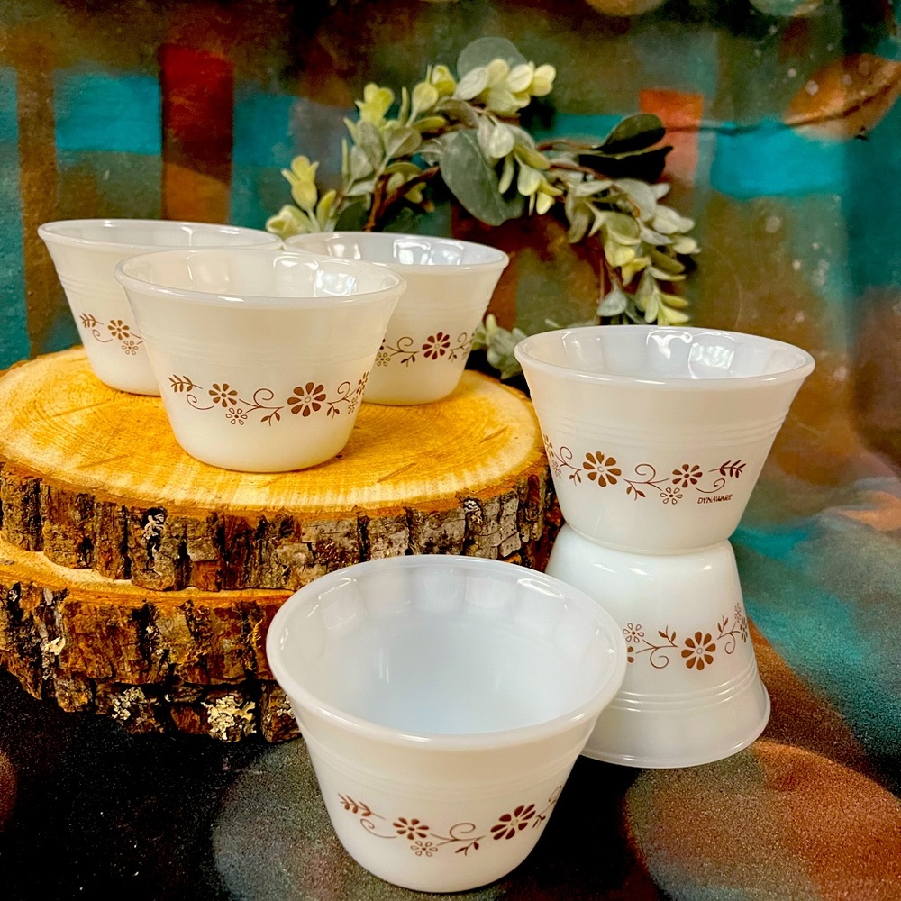 Vintage Dynaware “Brown Daisy” Milk Glass Custard Cups